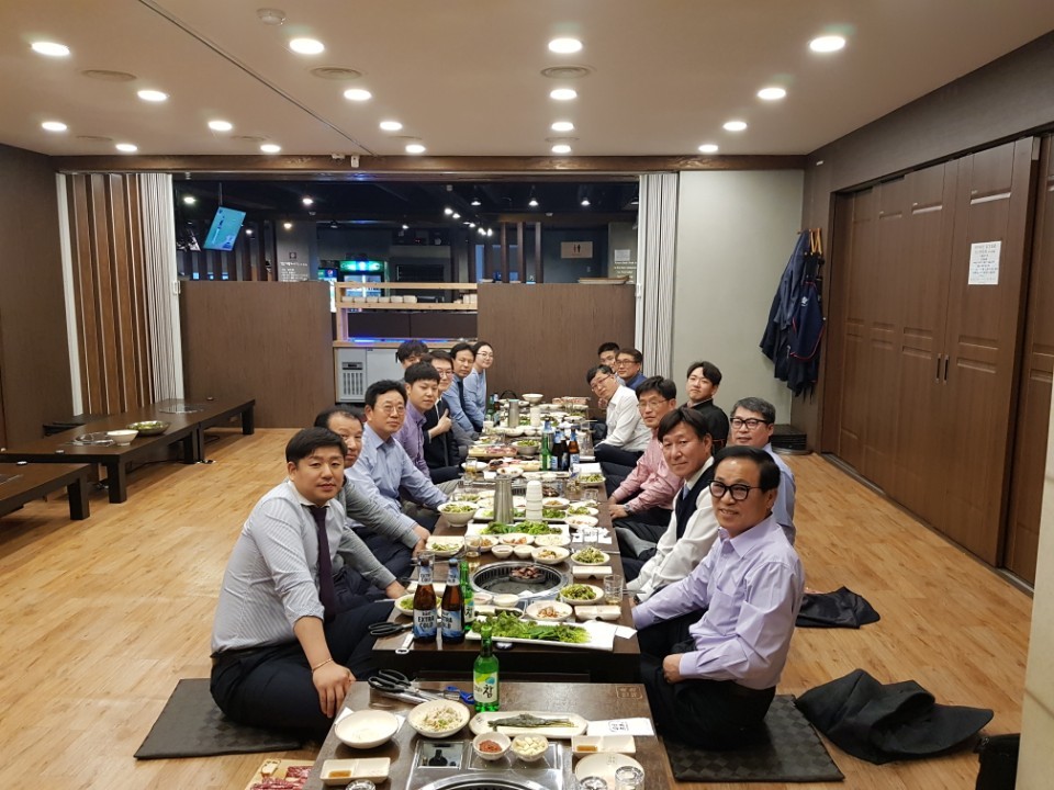 회식장면(정면).jpg